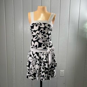 **Amy’s Closet Girl’s Black & White Flowered Dress Sz 10